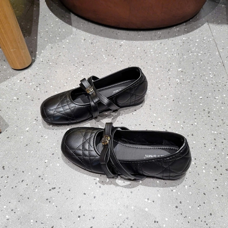 Kh&ocirc;ng c&ograve;n l&agrave; gi&agrave;y b&uacute;p b&ecirc; th&ocirc;ng thường, đ&acirc;y mới l&agrave; kiểu gi&agrave;y bệt 