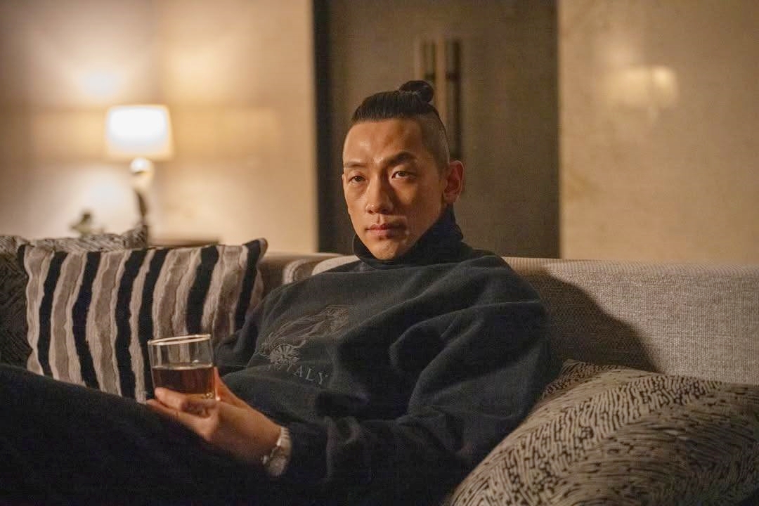 Bi Rain g&acirc;y sốt với vai phản diện Baek Jeong trong Bloodhounds 2 - Ảnh 4.