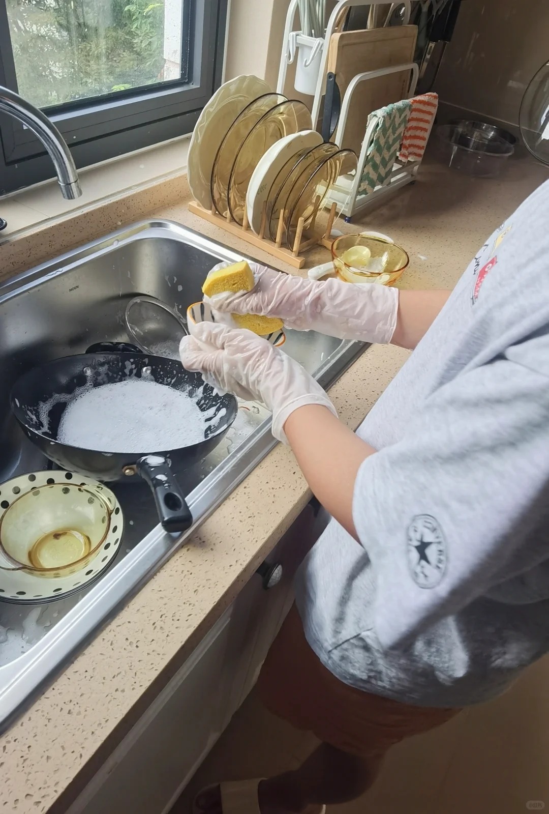 Mức lương gi&uacute;p việc năm 2026: Tại sao lại cao hơn sinh vi&ecirc;n mới ra trường? - Ảnh 3.