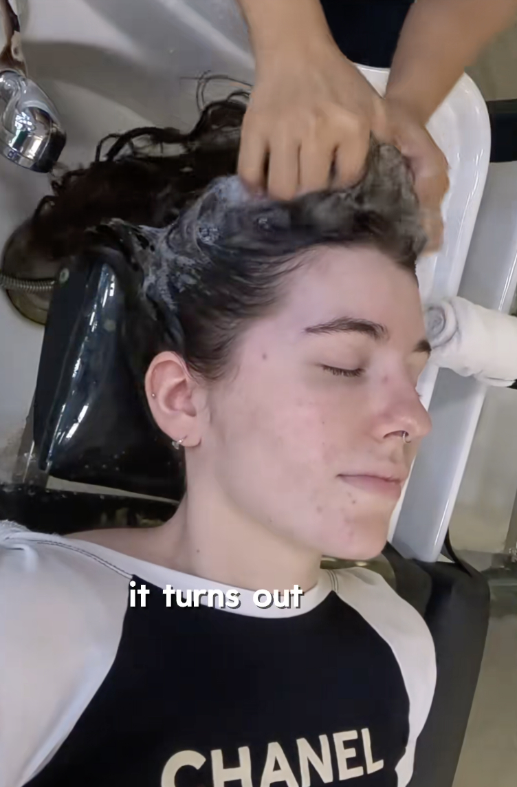 Dịch vụ gội đầu 60 ph&uacute;t ở Việt Nam: Trải nghiệm &ldquo; sướng như vua ch&uacute;a &rdquo; kh&ocirc;ng thể bỏ lỡ - Ảnh 3.