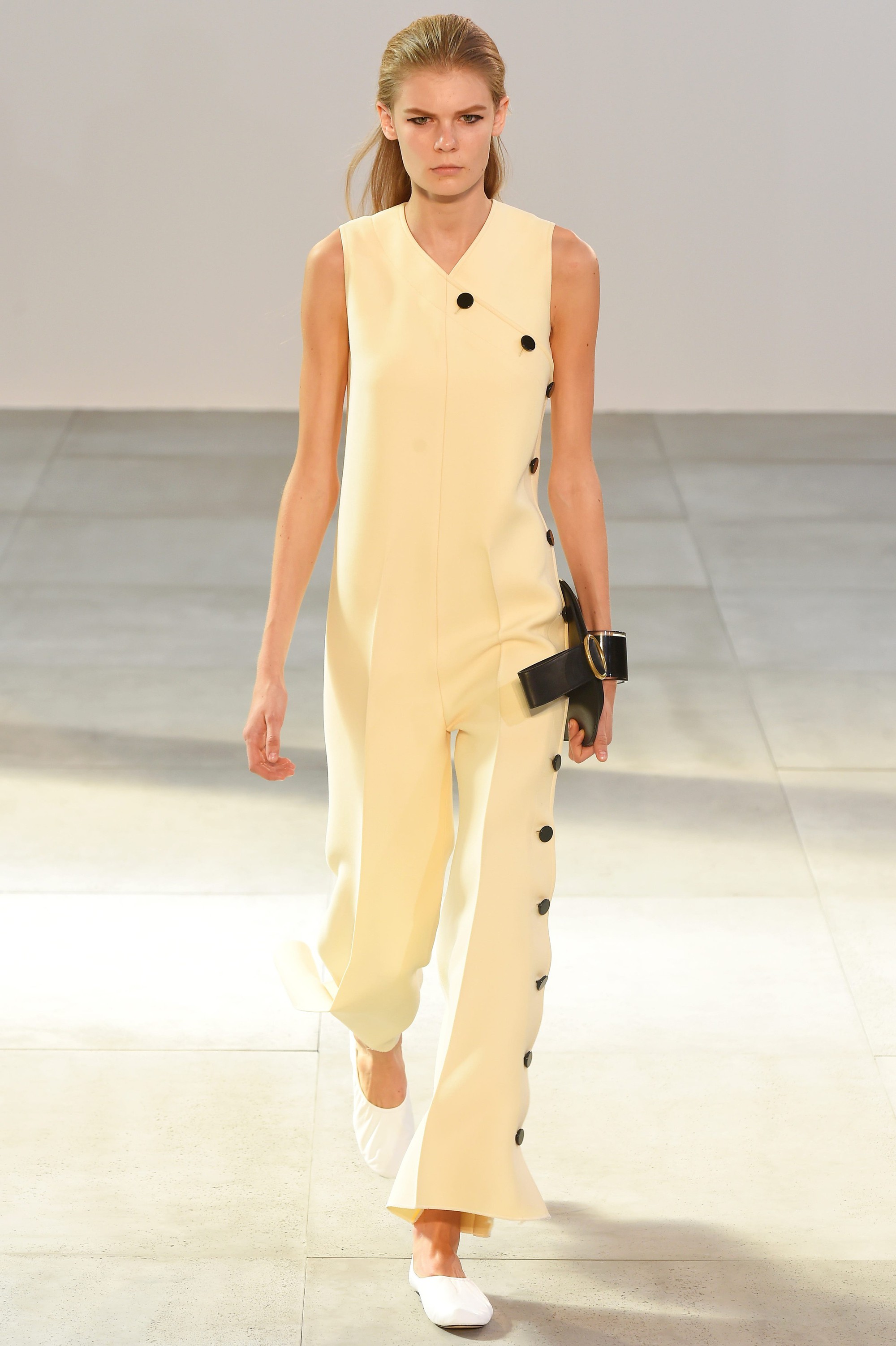 Kh&ocirc;ng c&ograve;n l&agrave; gi&agrave;y b&uacute;p b&ecirc; th&ocirc;ng thường, đ&acirc;y mới l&agrave; kiểu gi&agrave;y bệt 