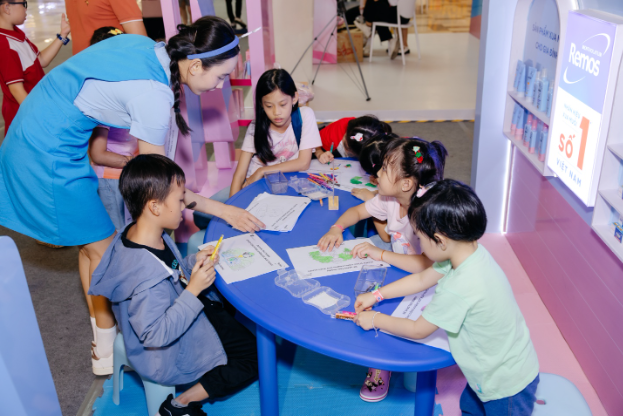 Remos phối hợp Trung ương hội LHTN Việt Nam ph&aacute;t động cuộc thi: Xua muỗi bay xa &ndash; Sốt xuất huyết tr&aacute;nh ra - Ảnh 3.