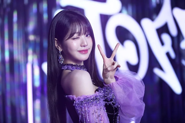 Mỹ nh&acirc;n được đề cử đẹp nhất thế giới 2026: C&ocirc;ng ch&uacute;a showbiz 