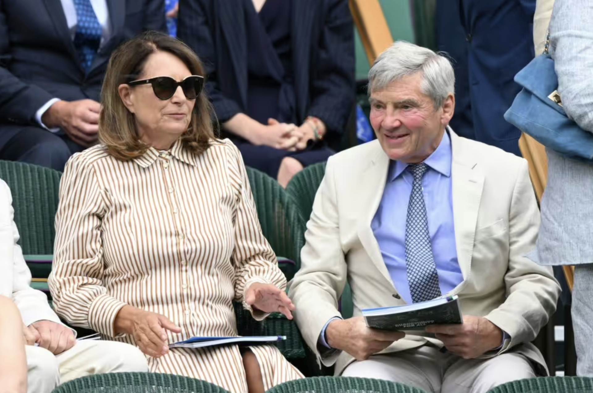 Ho&agrave;ng tử Louis g&acirc;y sốt trong lễ Phục sinh 2026 với ngọai h&igrave;nh giống &ocirc;ng ngọai Michael Middleton - Ảnh 2.