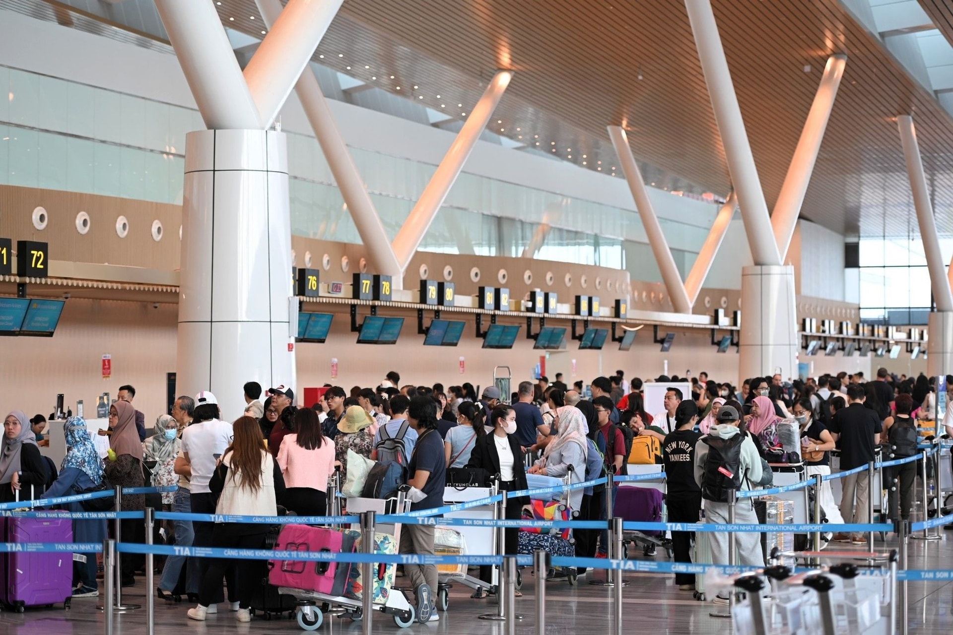 Cảnh b&aacute;o lừa đảo du lịch dịp lễ 30 / 4 - 1 / 5: Những chi&ecirc;u tr&ograve; cần tr&aacute;nh - Ảnh 1.