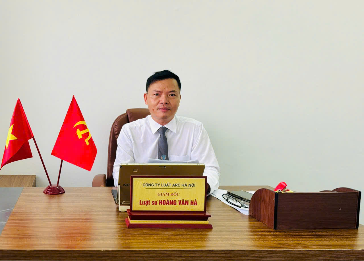 &Ocirc;ng Vũ Minh Ch&acirc;u v&agrave; con trai bị khởi tố: Mức &aacute;n c&oacute; thể l&ecirc;n đến 7 năm t&ugrave; - Ảnh 2.