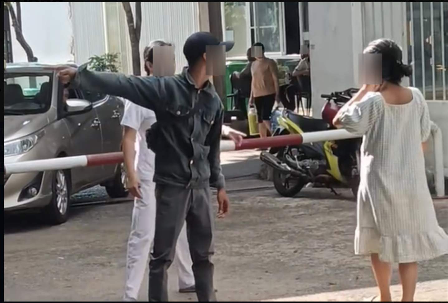 Sản phụ bị t&aacute;t trong Bệnh viện II L&acirc;m Đồng xin tha thứ cho chồng - Ảnh 1.