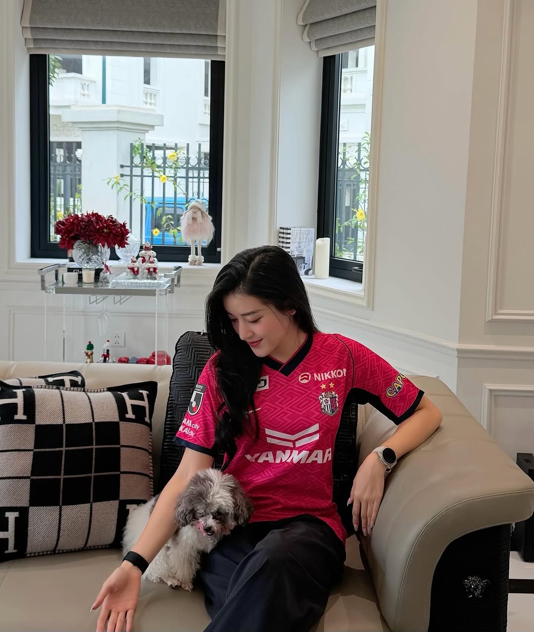 Huyền My thanh l&yacute; đồ hiệu: L&yacute; do bất ngờ từ n&agrave;ng hậu nổi tiếng - Ảnh 6.