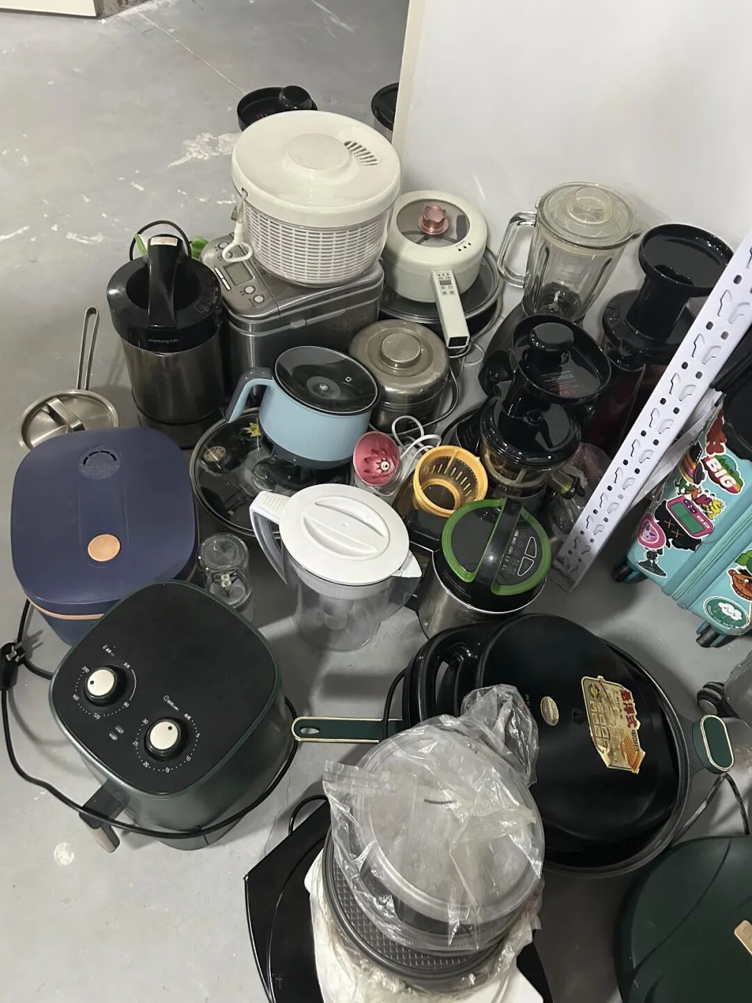 Tuổi 35 bắt đầu sống tối giản, c&ocirc; ấy ngừng mua 8 m&oacute;n n&agrave;y: Nh&igrave;n lại mới thấy từng tốn qu&aacute; nhiều tiền - Ảnh 1.