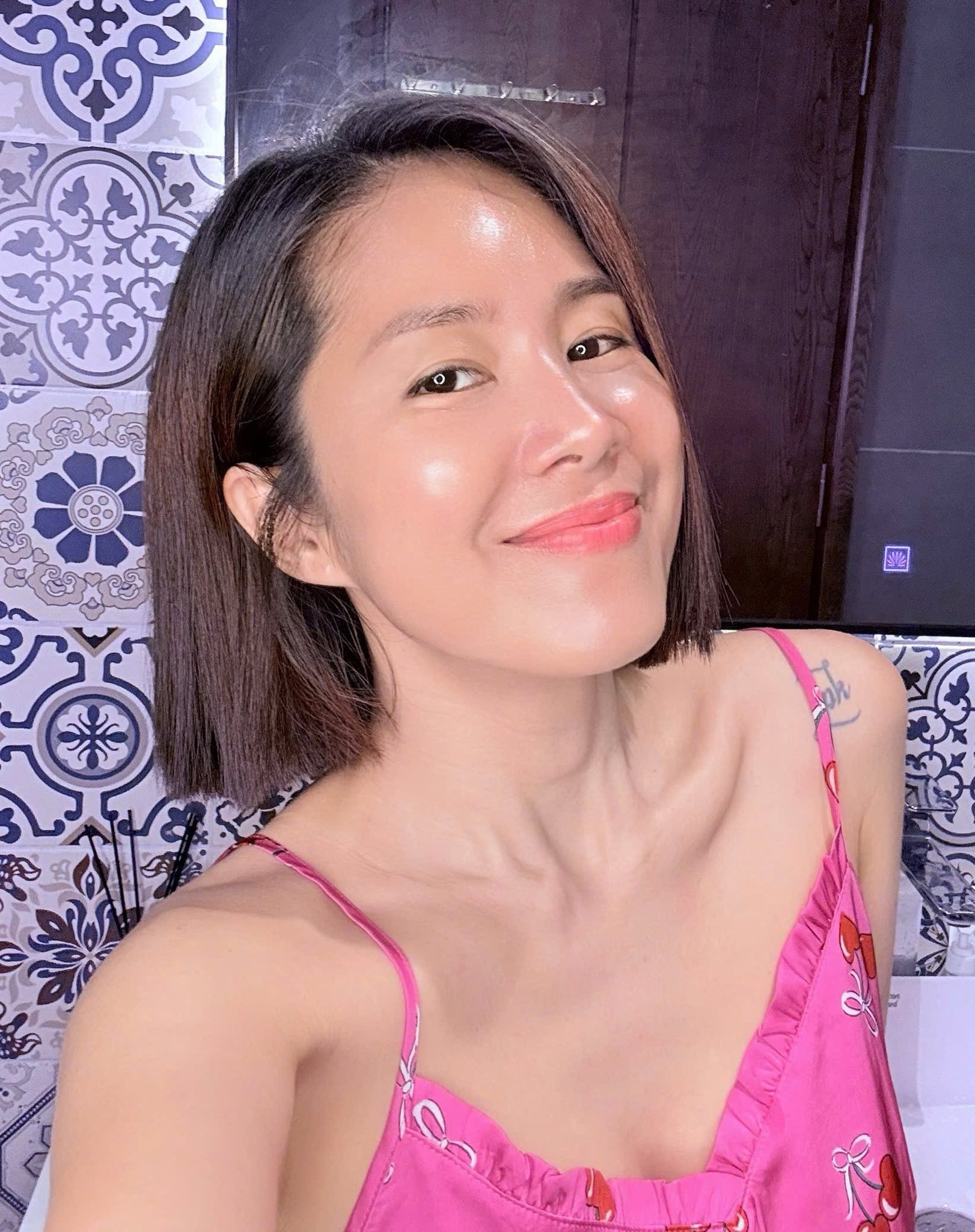 Nữ nghệ sĩ U45 khiến chồng k&eacute;m 7 tuổi si m&ecirc;: 