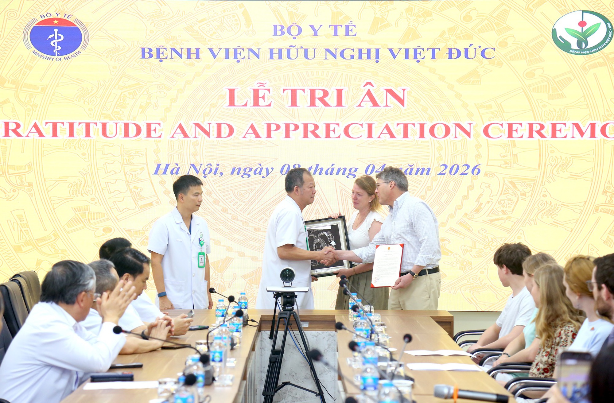 Cô gái Anh 19 tuổi hiến tạng cứu sống 3 người Việt Nam tại Hà Giang - Ảnh 3. Cô gái Anh 19 tuổi hiến tạng cứu sống 3 người Việt Nam tại Hà Giang - Ảnh 3.