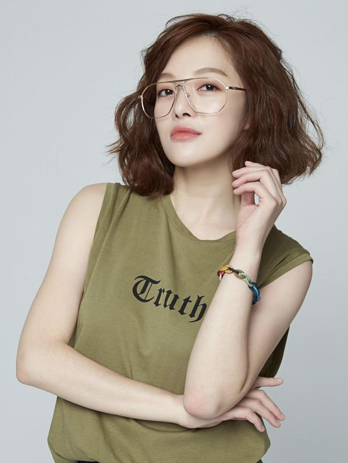 Hwang Bora bật kh&oacute;c v&igrave; mẹ gặp tai nạn khi tr&ocirc;ng ch&aacute;u trong hậu trường đời sống - Ảnh 4.