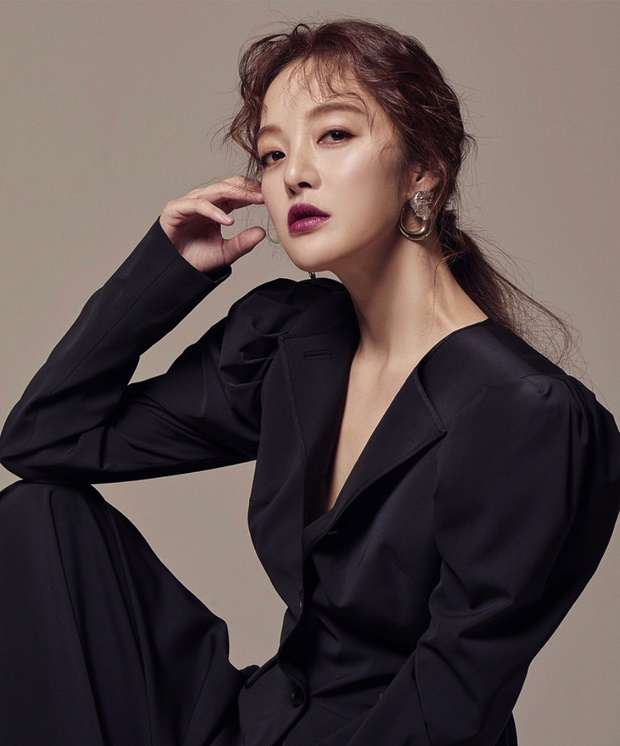 Hwang Bora bật kh&oacute;c v&igrave; mẹ gặp tai nạn khi tr&ocirc;ng ch&aacute;u trong hậu trường đời sống - Ảnh 3.