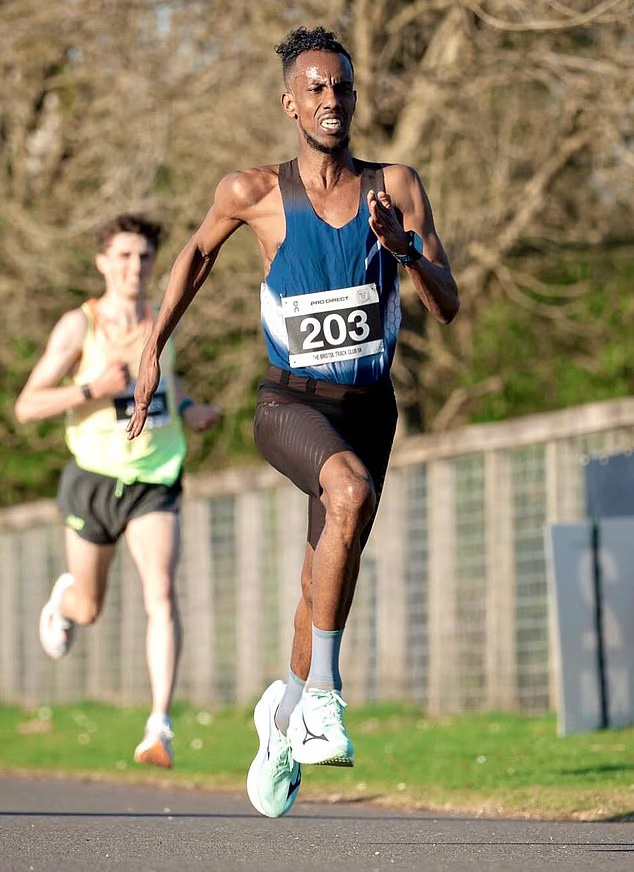 VĐV điền kinh Abdinasir Elmi bị c&aacute;o buộc tấn c&ocirc;ng t&igrave;nh dục thiếu nữ 18 tuổi tại trạm xe bu&yacute;t - Ảnh 1.