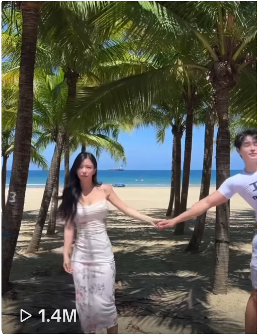 Danh t&iacute;nh cặp đ&ocirc;i check - in Đ&agrave; Nẵng: Ch&agrave;ng trai &aacute;o Grab v&agrave; n&agrave;ng thần vệ nữ đời thực - Ảnh 3.