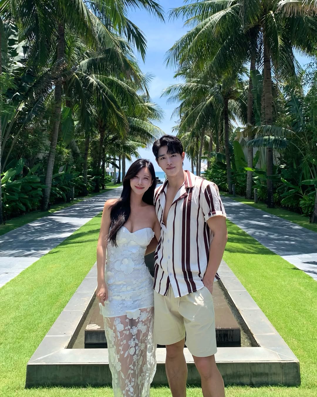 Danh t&iacute;nh cặp đ&ocirc;i check - in Đ&agrave; Nẵng: Ch&agrave;ng trai &aacute;o Grab v&agrave; n&agrave;ng thần vệ nữ đời thực - Ảnh 4.