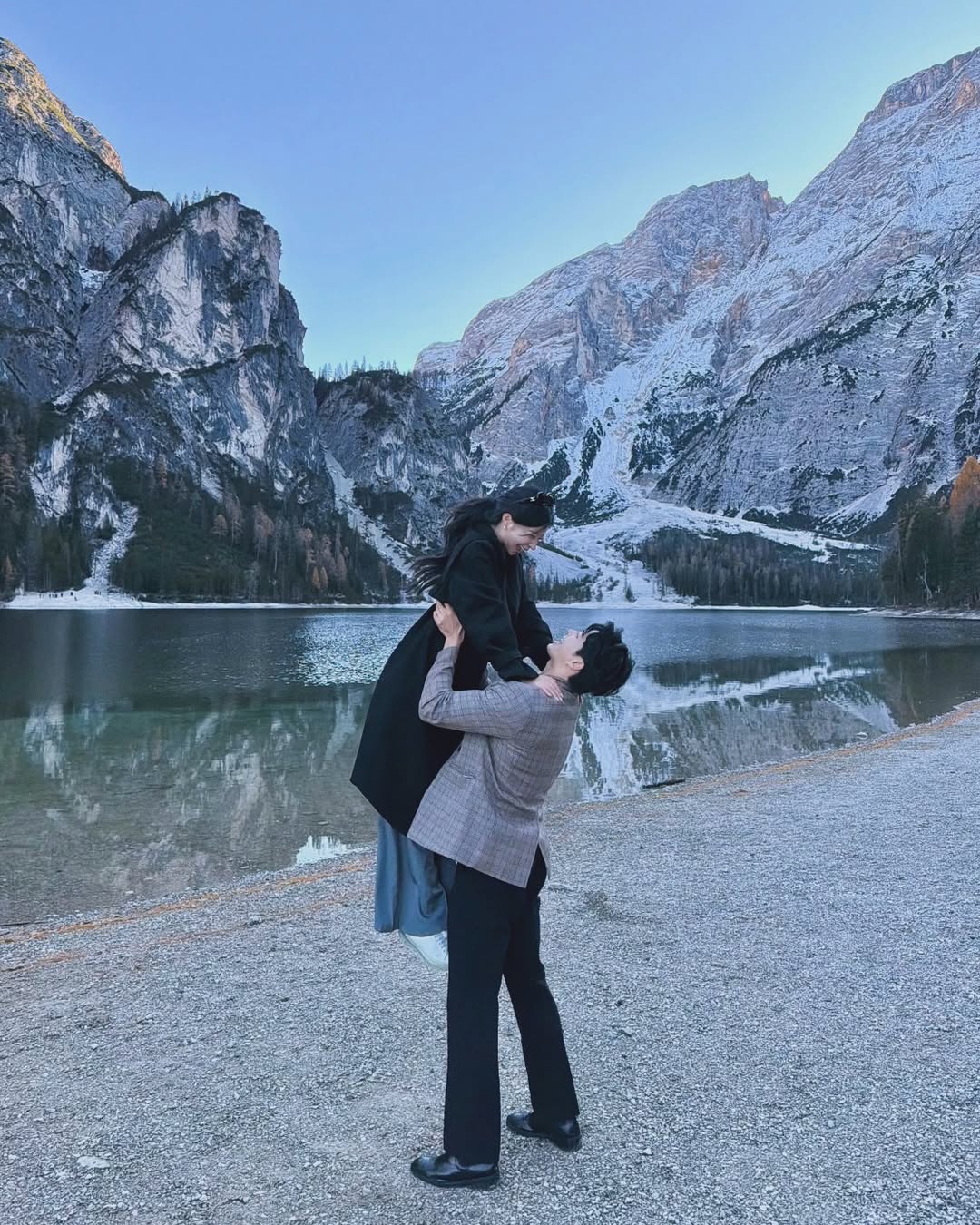 Danh t&iacute;nh cặp đ&ocirc;i check - in Đ&agrave; Nẵng: Ch&agrave;ng trai &aacute;o Grab v&agrave; n&agrave;ng thần vệ nữ đời thực - Ảnh 11.