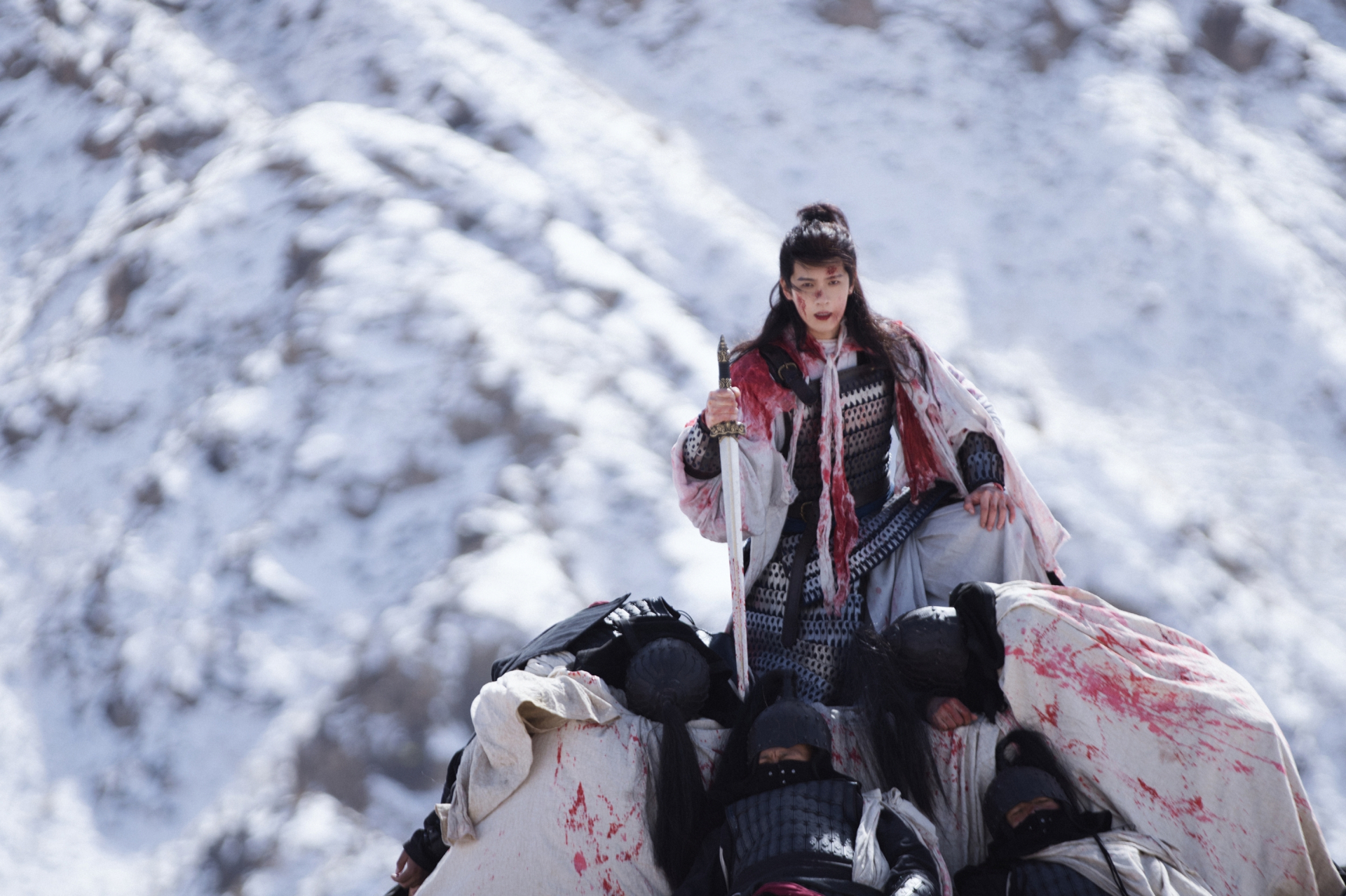 Sống Lại Từ Hồ Băng: Ph&ecirc; b&igrave;nh của kh&aacute;n giả về diễn xuất v&agrave; nội dung - Ảnh 2.