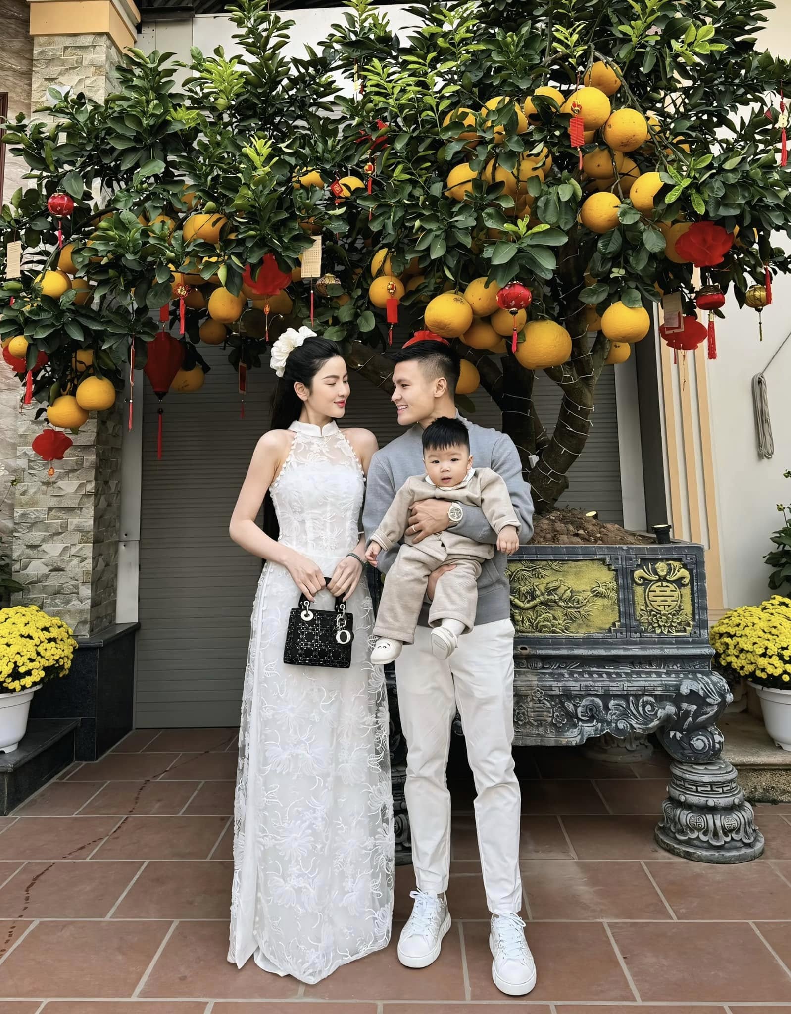 Chu Thanh Huyền giản dị b&ecirc;n Quang Hải: C&acirc;u chuyện t&igrave;nh y&ecirc;u v&agrave; gia đ&igrave;nh 2026 - Ảnh 2.