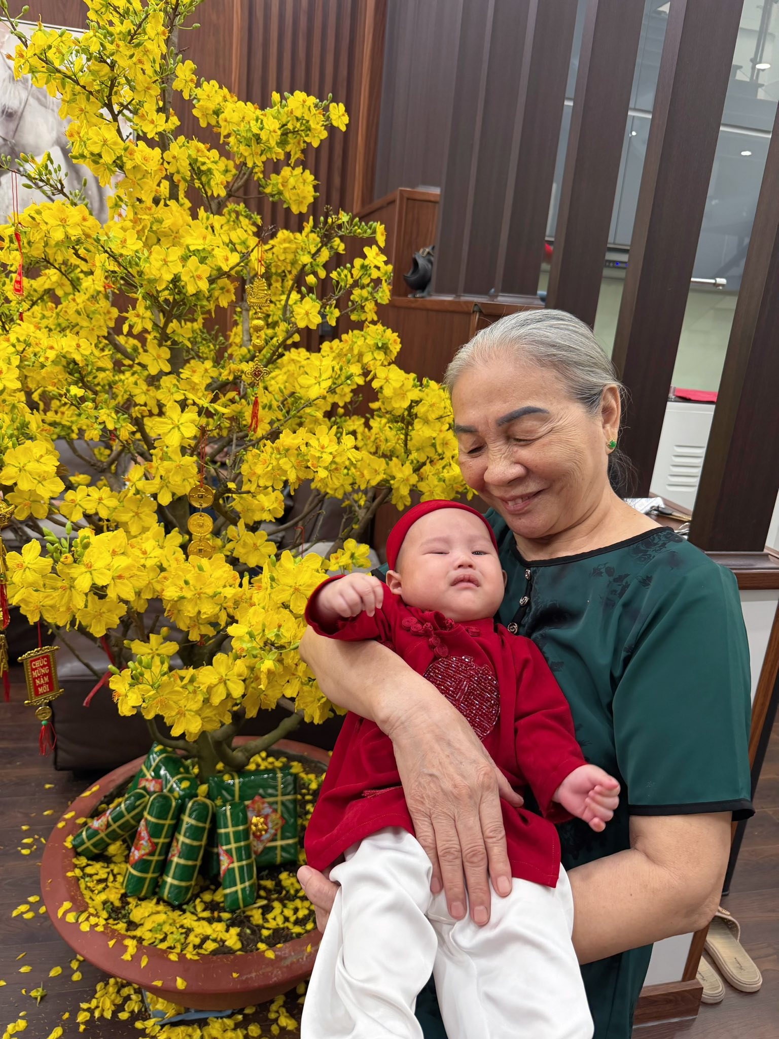 Mẹ đơn th&acirc;n 2 con lấy chồng 