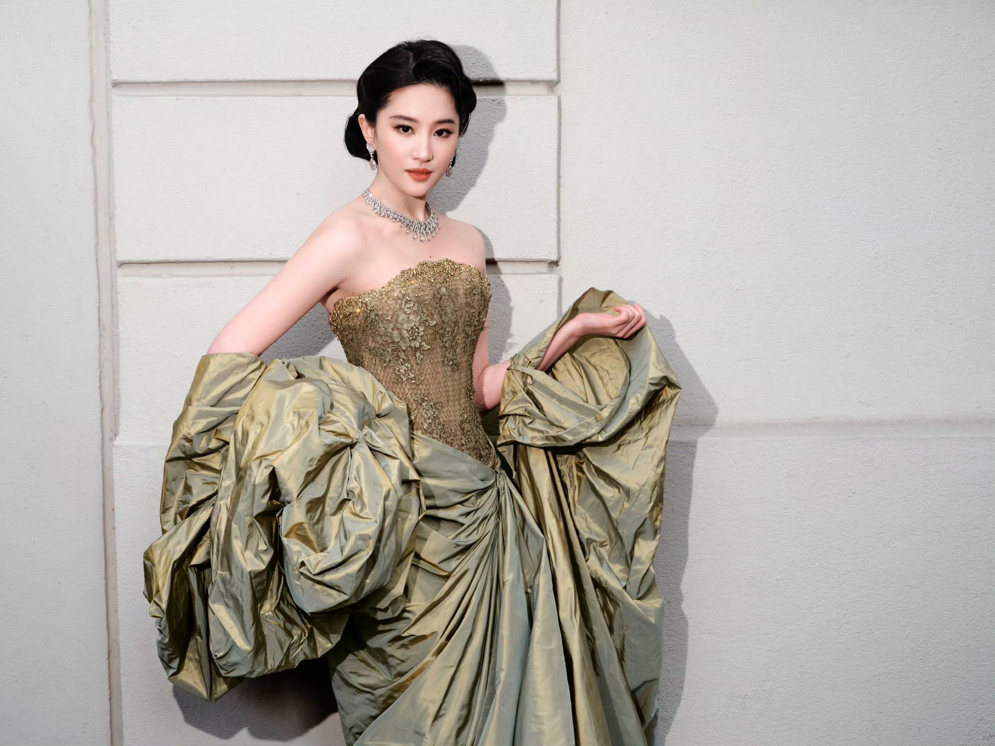 38 tuổi, Lưu Diệc Phi vẫn độc th&acirc;n suốt 8 năm qua  - Ảnh 4.