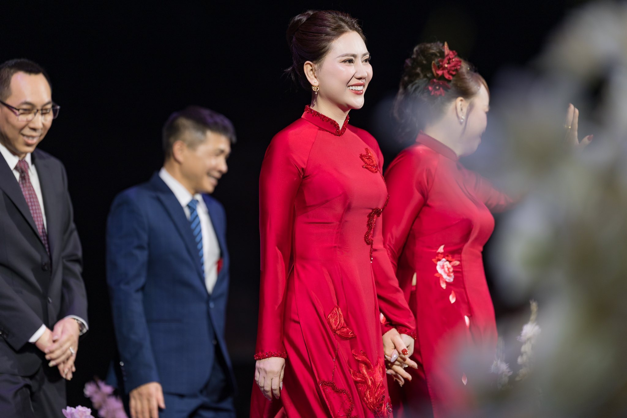 Nhan sắc đẹp mặn mà của mẹ chồng U50