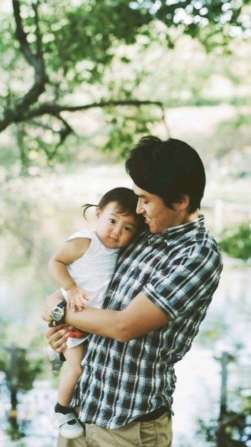 Mẹ nuôi dưỡng đứa trẻ biết điều, bố nuôi dưỡng đứa trẻ tự tin giao tiếp - Ảnh 4.