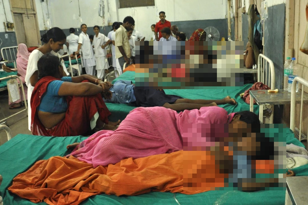 Thảm kịch học đường 2013 tại Ấn Độ: 23 học sinh tử vong v&igrave; cơm nhiễm độc - Ảnh 5.