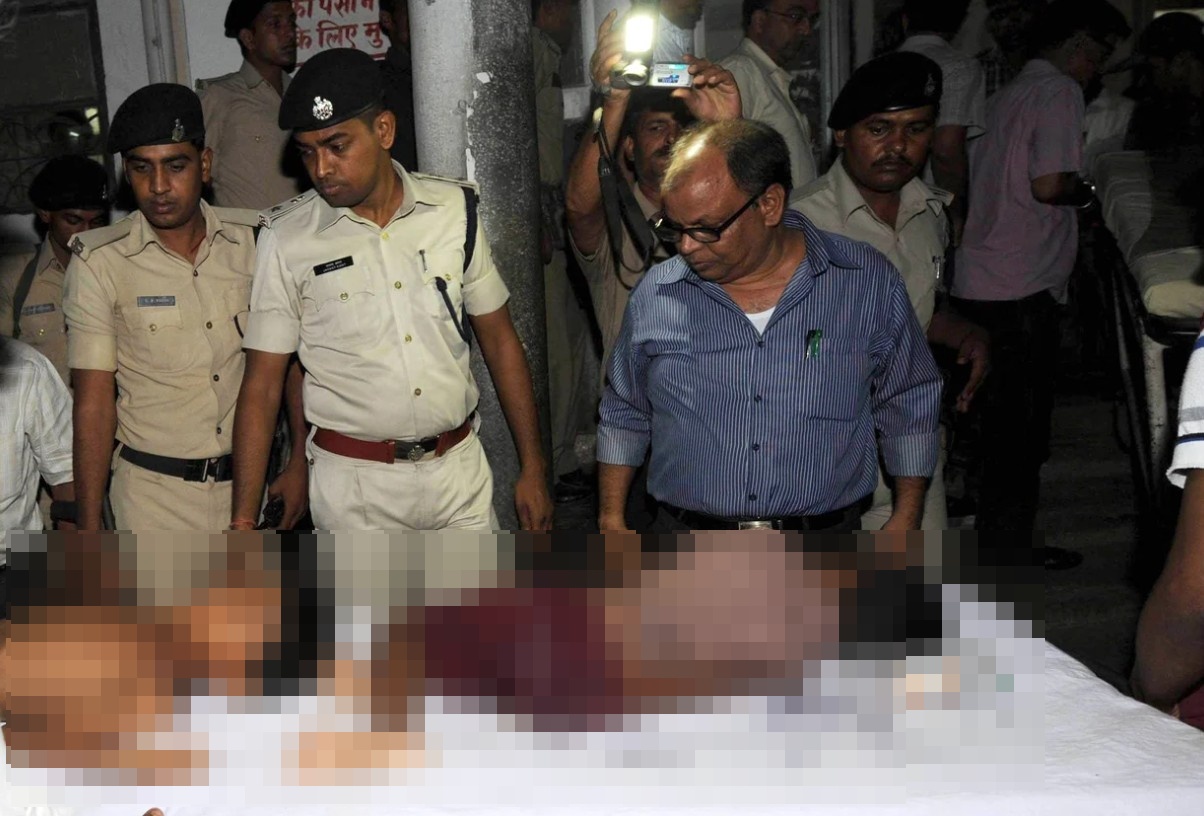 Thảm kịch học đường 2013 tại Ấn Độ: 23 học sinh tử vong v&igrave; cơm nhiễm độc - Ảnh 4.