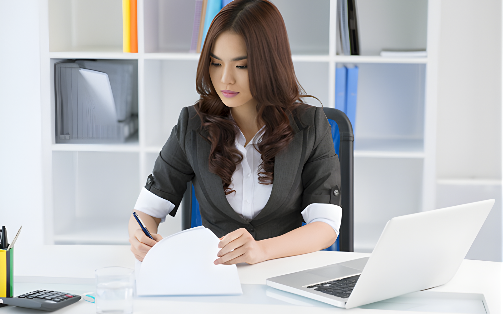 Đề xuất tăng lương cơ sở lên 2.530.000đ từ 1/7: Ai được lợi, lương thực nhận tăng bao nhiêu? Không thuộc nhóm này thì sao? - Ảnh 1.