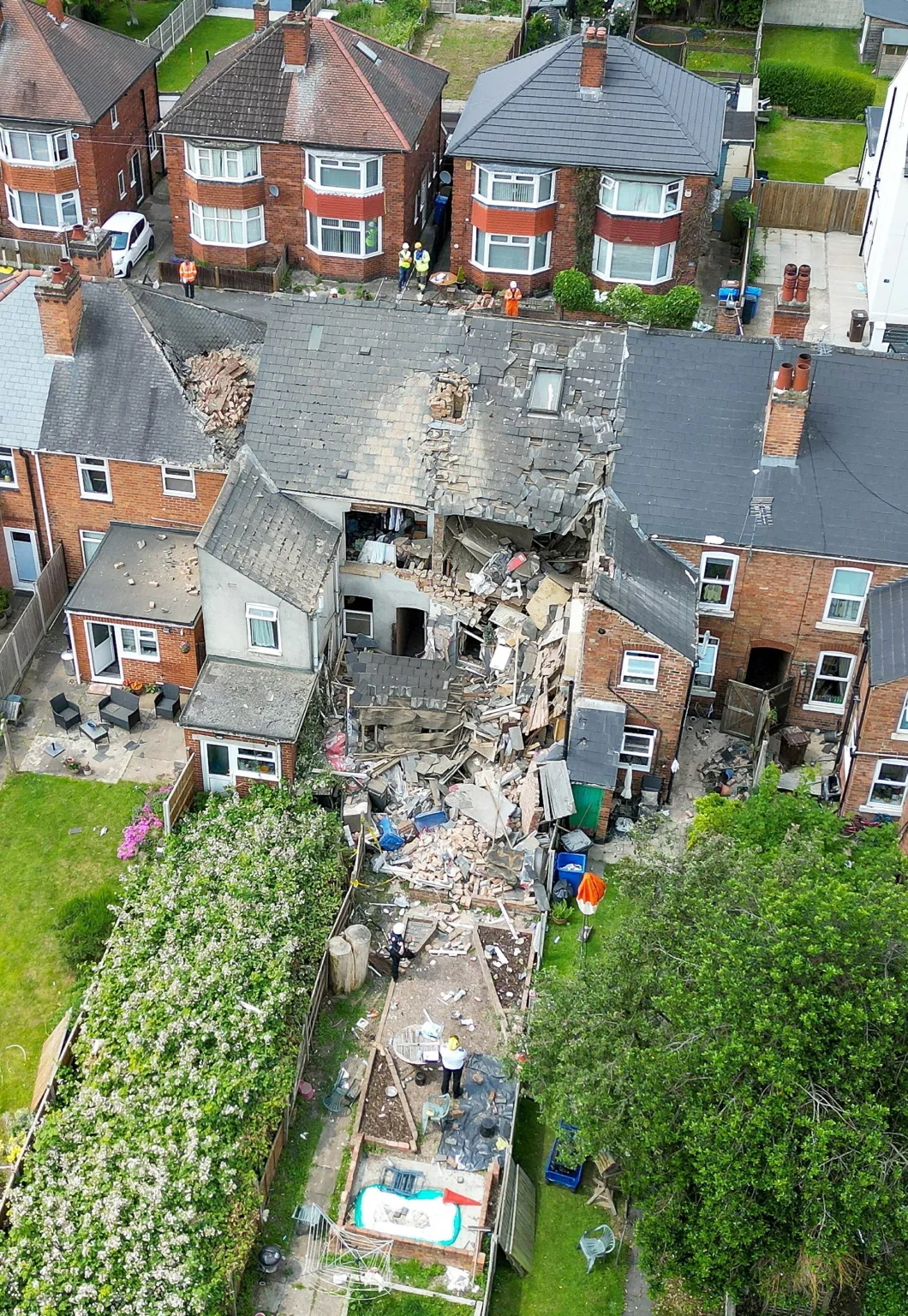 Người đ&agrave;n &ocirc;ng 58 tuổi cho nổ tung nh&agrave; người y&ecirc;u để trả th&ugrave; - Ảnh 1.