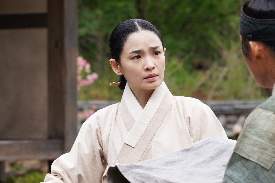 Dưới B&oacute;ng Điện Hạ: Hậu trường tạo n&ecirc;n cơn sốt ph&ograve;ng v&eacute; tại H&agrave;n Quốc - Ảnh 11.