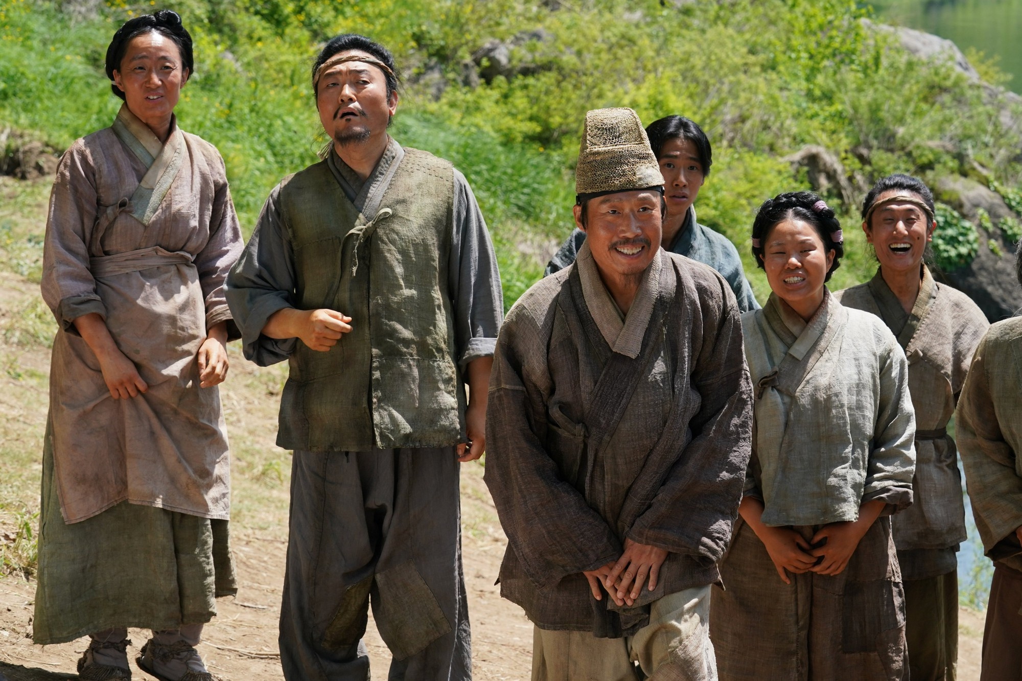 Dưới B&oacute;ng Điện Hạ: Hậu trường tạo n&ecirc;n cơn sốt ph&ograve;ng v&eacute; tại H&agrave;n Quốc - Ảnh 5.