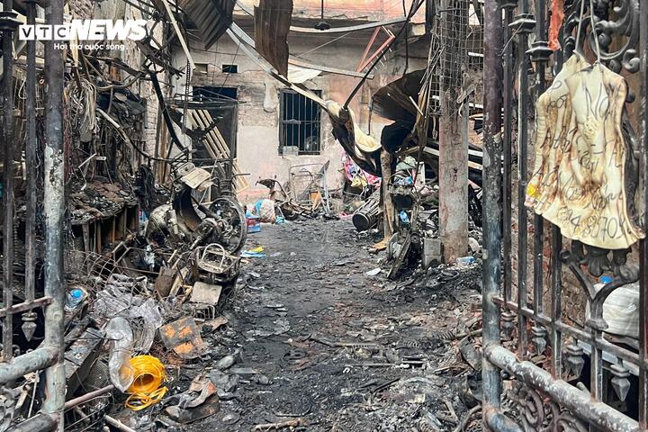 Chủ nh&agrave; trọ phố Trung K&iacute;nh đổ lỗi cho vợ trong vụ ch&aacute;y kinh ho&agrave;ng khiến 15 người chết - Ảnh 1.