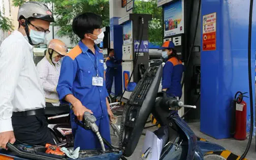 Gi&aacute; xăng dầu giảm mạnh gần 10 . 000 Đồng / l&iacute;t trong th&aacute;ng 4 năm 2026 - Ảnh 1.