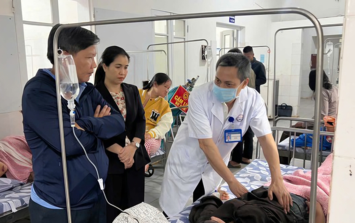 Vụ nghi ngộ độc tại Quảng Trị: Số bệnh nh&acirc;n nhập viện tăng l&ecirc;n 64 người - Ảnh 2.