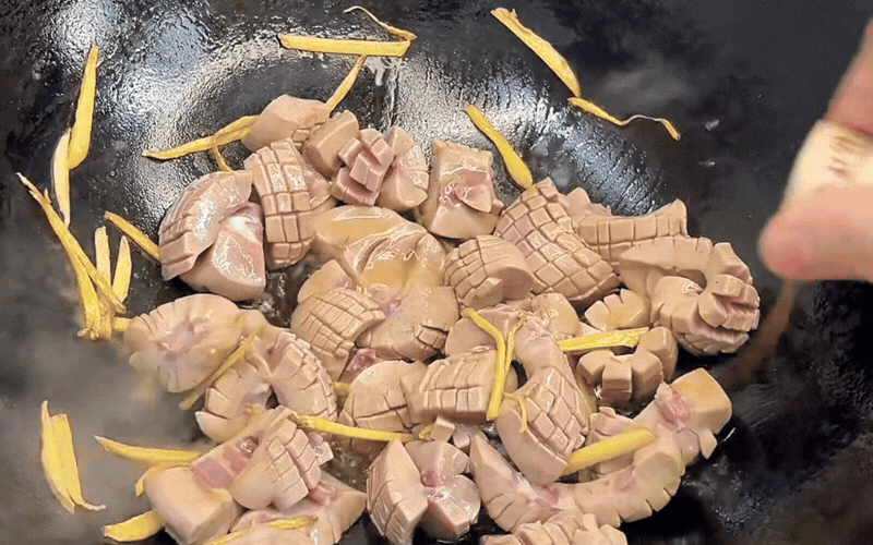 B&iacute; quyết nấu canh cật heo dầu m&egrave; thơm ngon , kh&ocirc;ng tanh cho cả gia đ&igrave;nh - Ảnh 6.