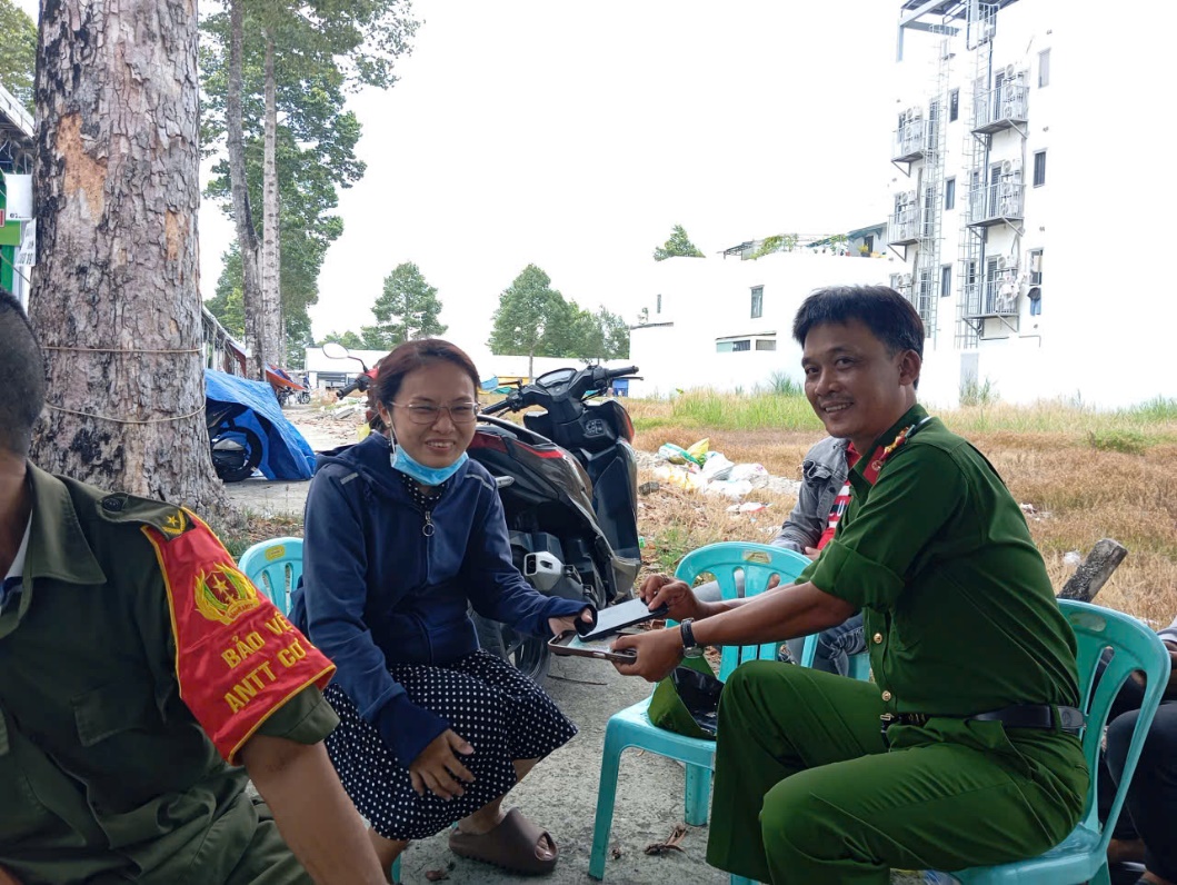 C&ocirc;ng an Cần Thơ t&igrave;m được 5 trẻ em đi lạc tại Lễ hội B&aacute;nh d&acirc;n gian Nam Bộ - Ảnh 1.