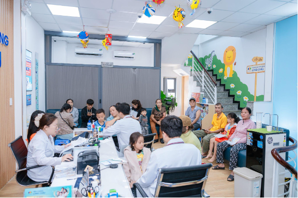 Mồi ngon của loạt dịch bệnh nguy hiểm: Chuy&ecirc;n gia khuyến c&aacute;o phụ huynh l&agrave;m điều n&agrave;y sớm - Ảnh 1.