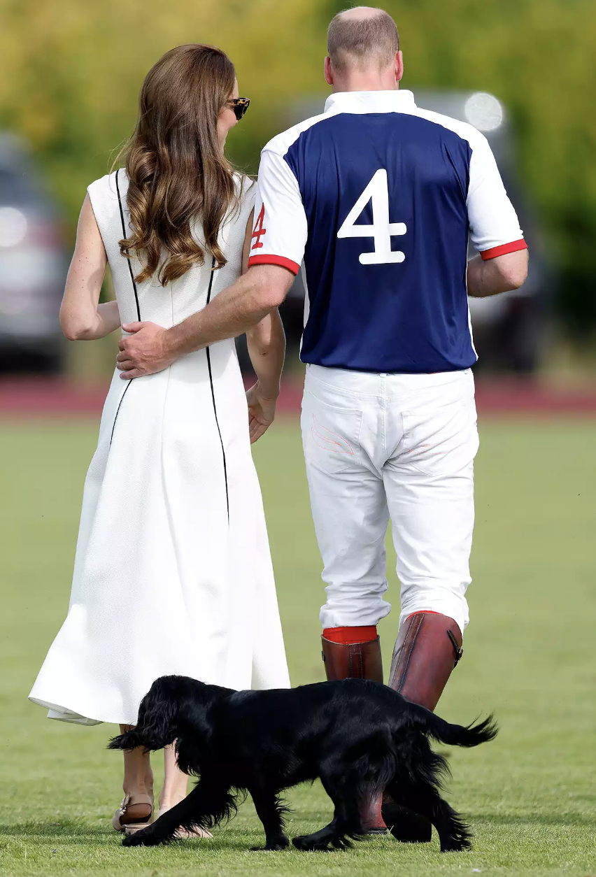 15 Năm h&ocirc;n nh&acirc;n của William v&agrave; Kate: Gia đ&igrave;nh ho&agrave;ng gia hạnh ph&uacute;c b&ecirc;n 2 ch&uacute; ch&oacute; - Ảnh 3.