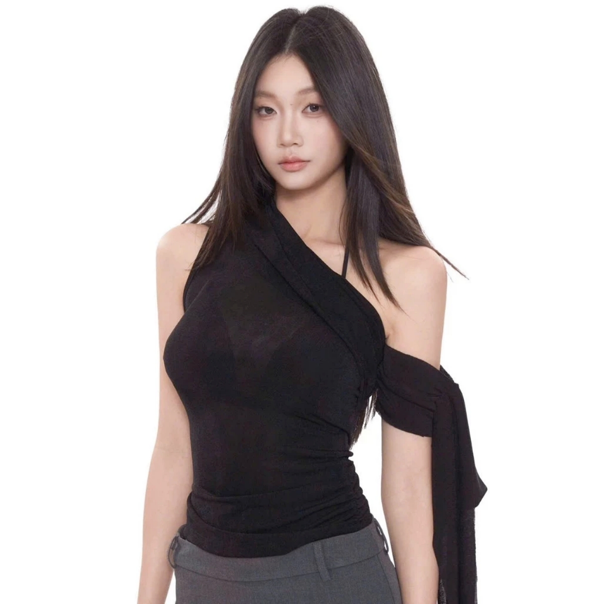 Chiếc áo đen cơ bản hóa ra lại là món đồ “quyền lực” nhất tủ đồ công sở - Ảnh 12.