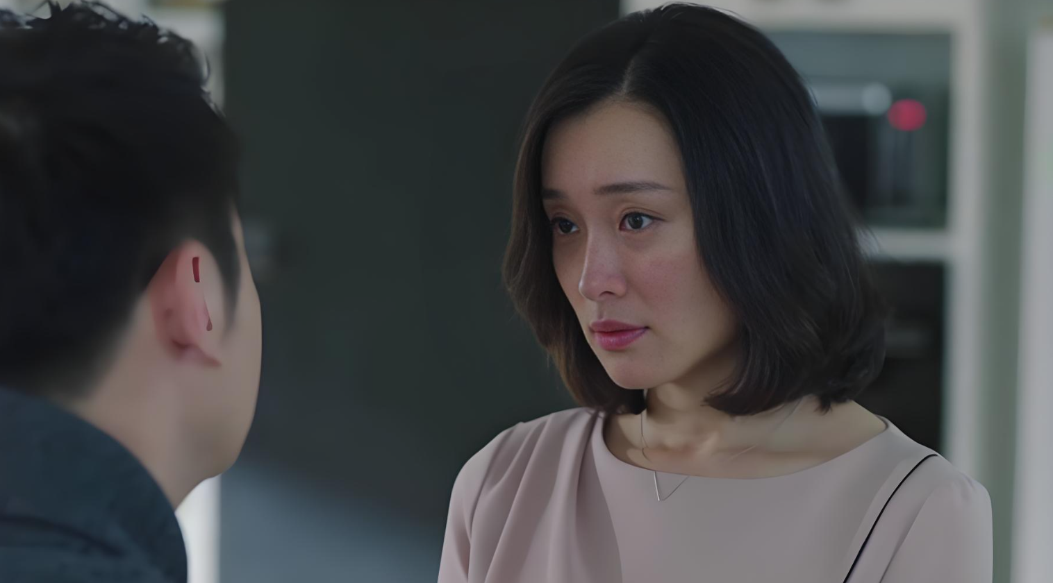 Đ&ecirc;m t&acirc;n h&ocirc;n, chồng nằm quay lưng lại để 
