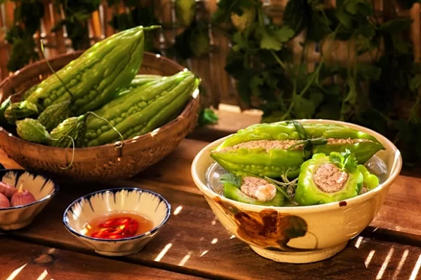 Đang mùa mướp đắng, người huyết áp cao được cảnh báo phải ăn đúng cách - Ảnh 2.