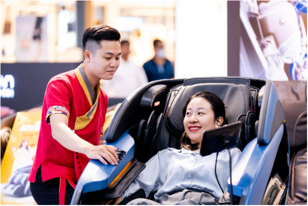 V&igrave; sao ghế massage ng&agrave;y c&agrave;ng xuất hiện trong nhiều gia đ&igrave;nh Việt - Ảnh 3.