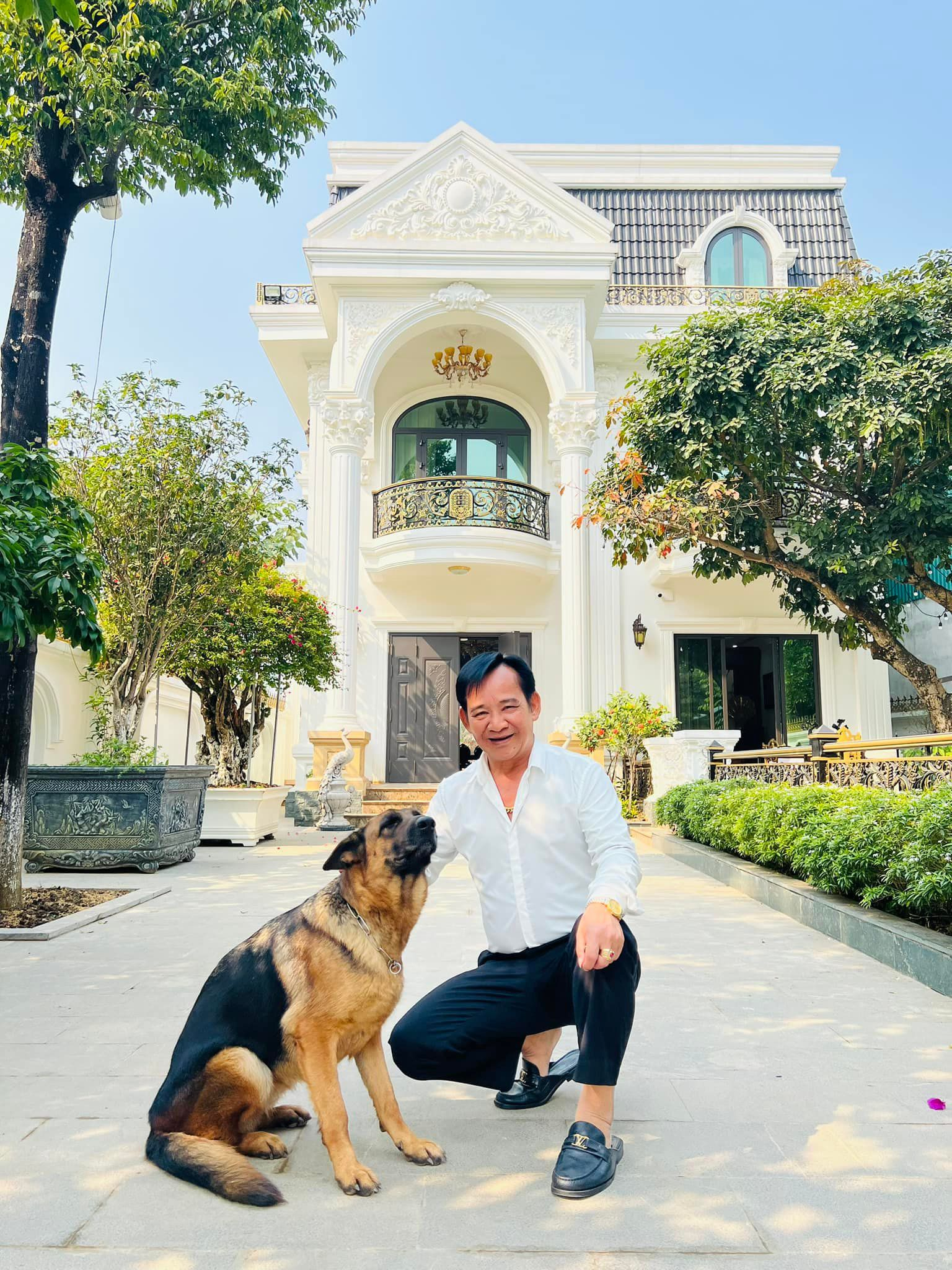 NSƯT Quang T&egrave;o v&agrave; cuộc sống b&igrave;nh y&ecirc;n trong biệt thự 1 . 000 M&sup2; tại H&agrave; Nội - Ảnh 4.