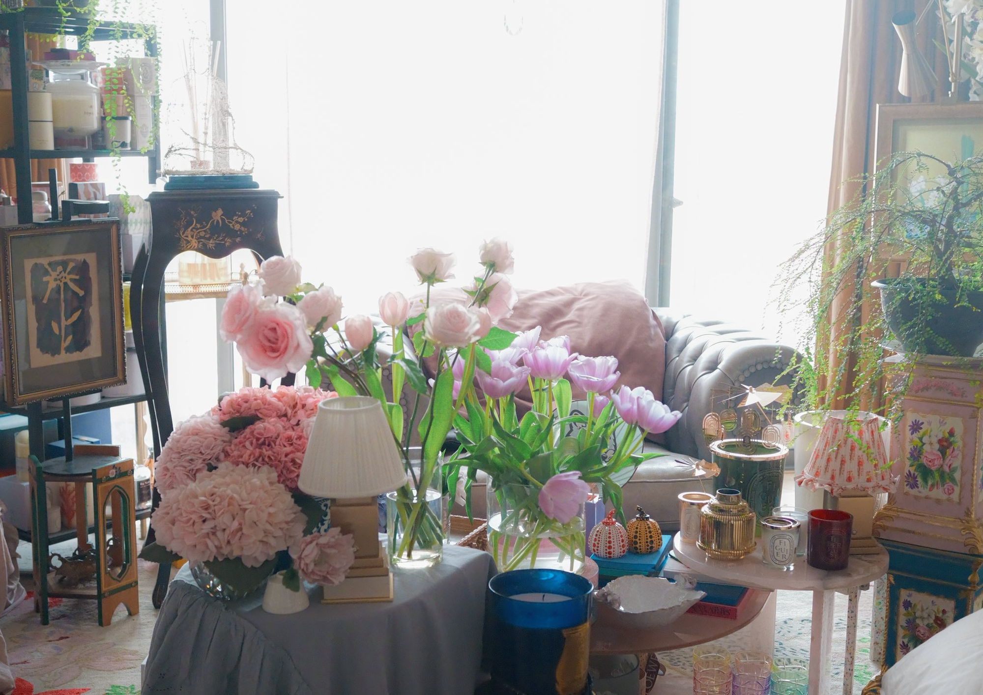 Ngắm kh&ocirc;ng gian sống như qu&aacute;n cafe tại nh&agrave; của hội chủ shop v&agrave; nghệ sĩ Việt 2026 - Ảnh 10.