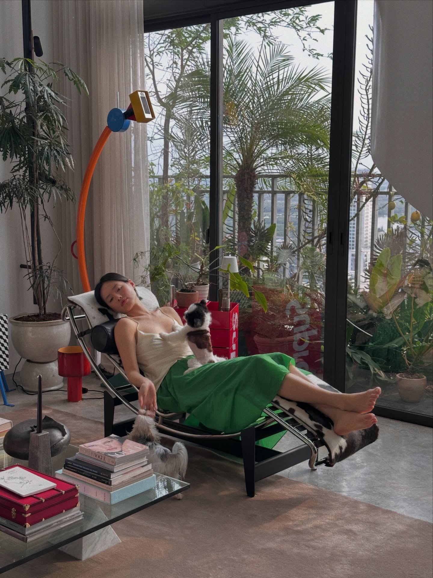 Ngắm kh&ocirc;ng gian sống như qu&aacute;n cafe tại nh&agrave; của hội chủ shop v&agrave; nghệ sĩ Việt 2026 - Ảnh 21.