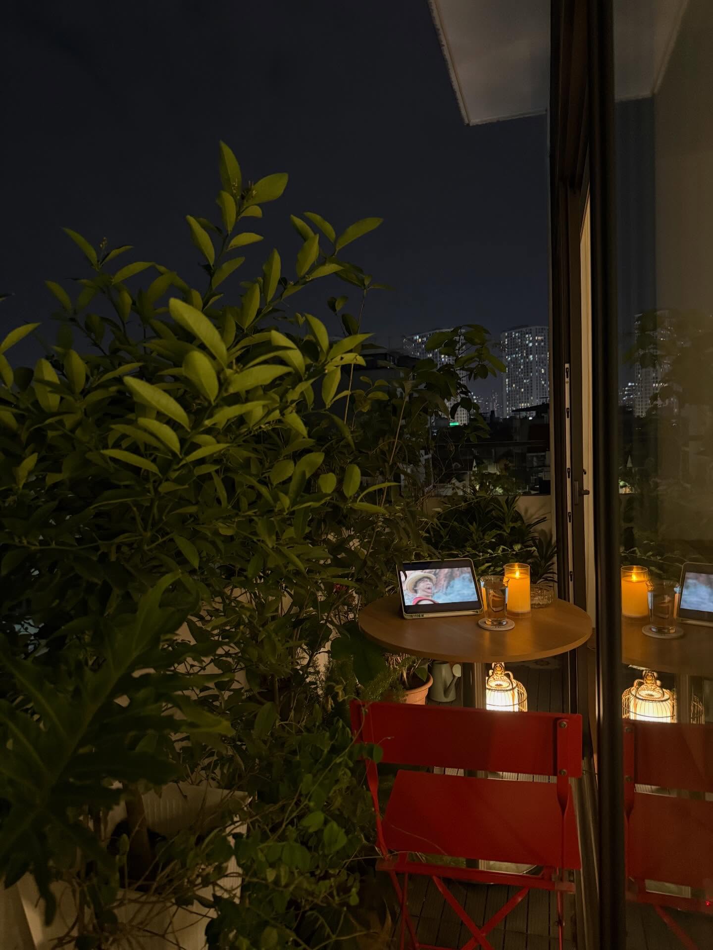 Ngắm kh&ocirc;ng gian sống như qu&aacute;n cafe tại nh&agrave; của hội chủ shop v&agrave; nghệ sĩ Việt 2026 - Ảnh 45.