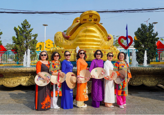 Suối Ti&ecirc;n khởi động h&egrave; rực rỡ với loạt ưu đ&atilde;i hấp dẫn c&ugrave;ng Lễ hội tr&aacute;i c&acirc;y Nam Bộ 2026 - Ảnh 1.