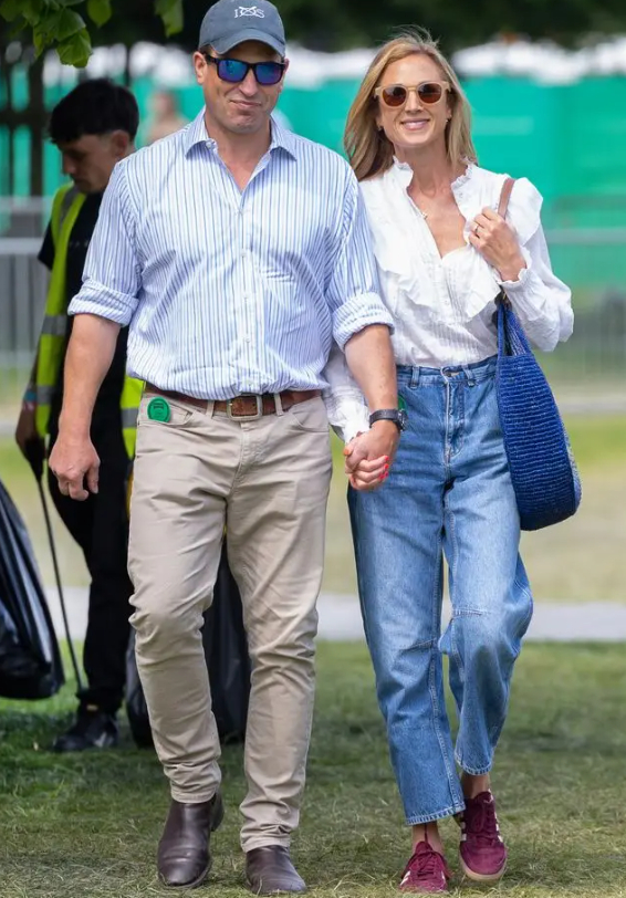 Harriet Sperling xuất hiện tại Badminton Horse Trials trước đ&aacute;m cưới với Peter Phillips - Ảnh 1.